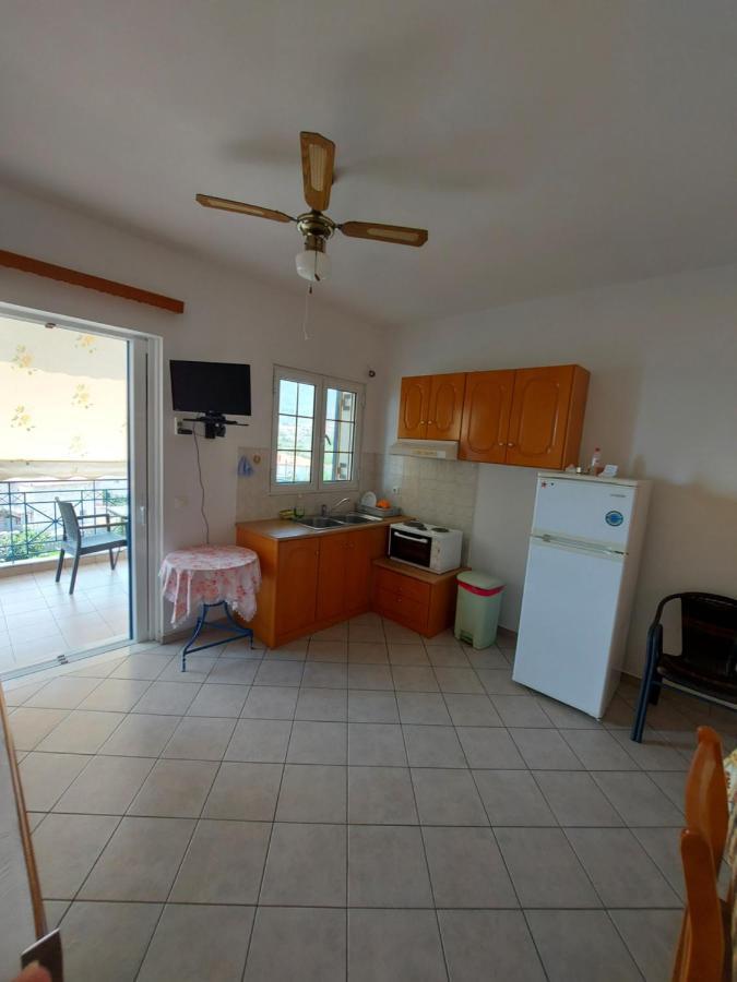 Matina Apartments Tyros Oda fotoğraf