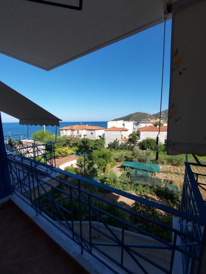 Matina Apartments Tyros Oda fotoğraf
