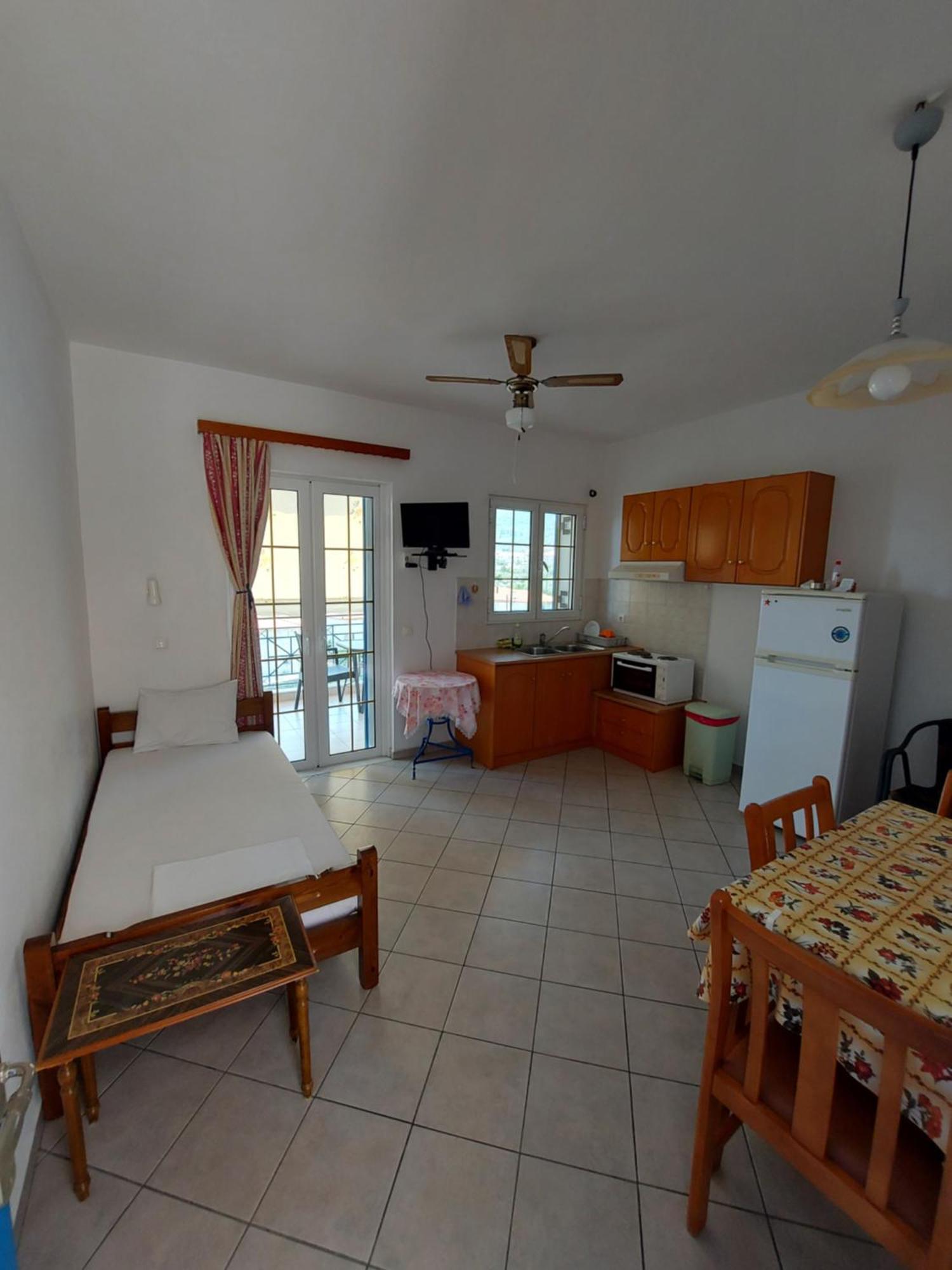 Matina Apartments Tyros Oda fotoğraf
